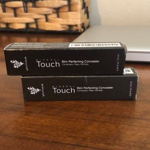 Younique skin perfecting concealer